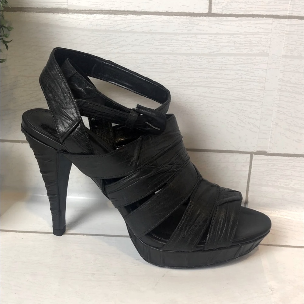 Jessica Bennett Pamela pump size 7 black